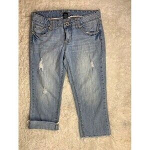 Amethyst Size 7 Womens Jeans Crop Capri Raw Hem Distress Stretch Light Wash Low